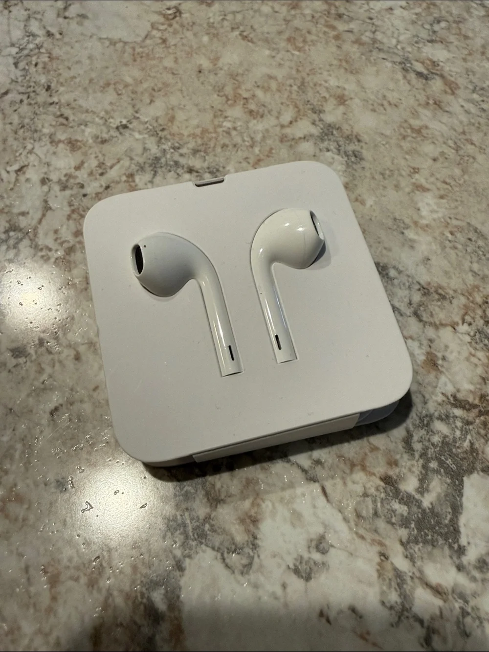iPhone lightning White Wired Earbuds